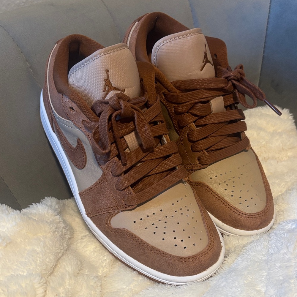Jordan 1 Low SE